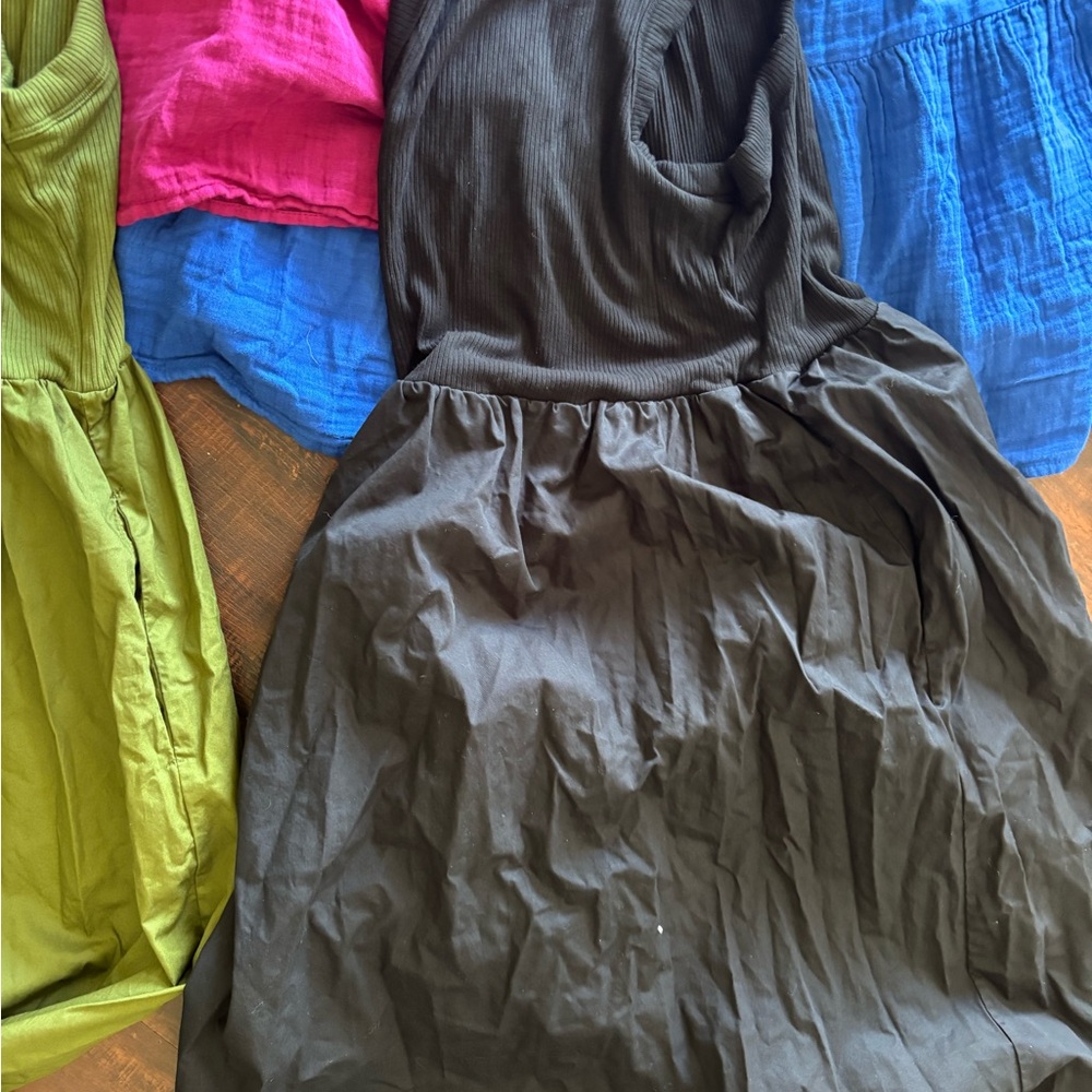 Lot of 4 dresses Old Navy new & like new 4 Colorful Dresses Medium - Picture 3 of 4